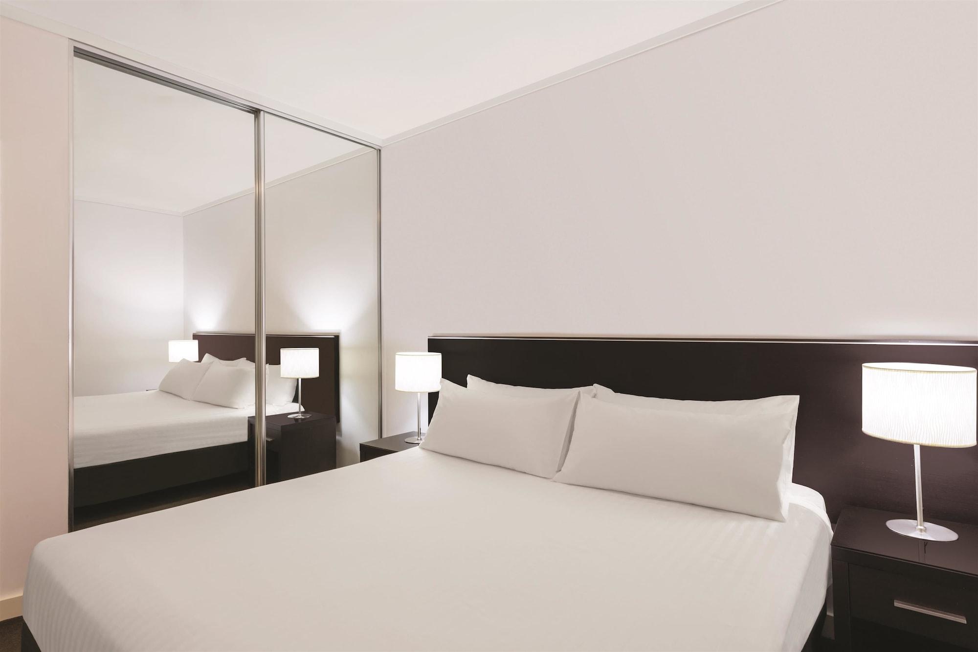 Adina Apartment Hotel Perth Barrack Plaza Exterior foto