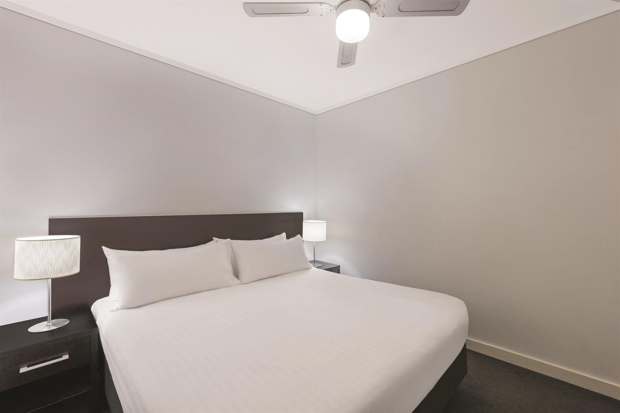 Adina Apartment Hotel Perth Barrack Plaza Exterior foto