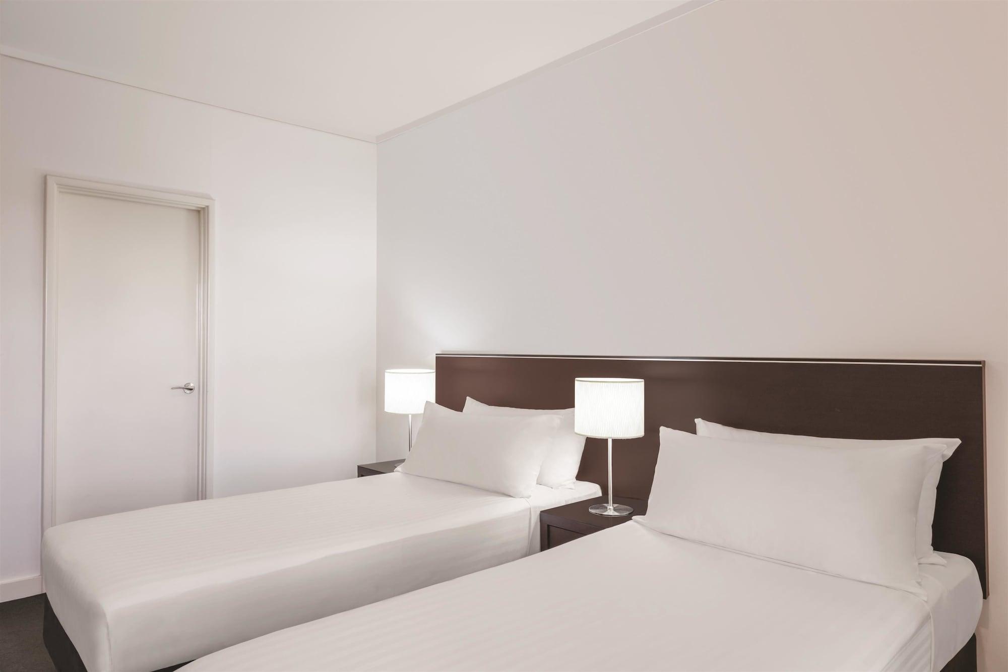 Adina Apartment Hotel Perth Barrack Plaza Exterior foto