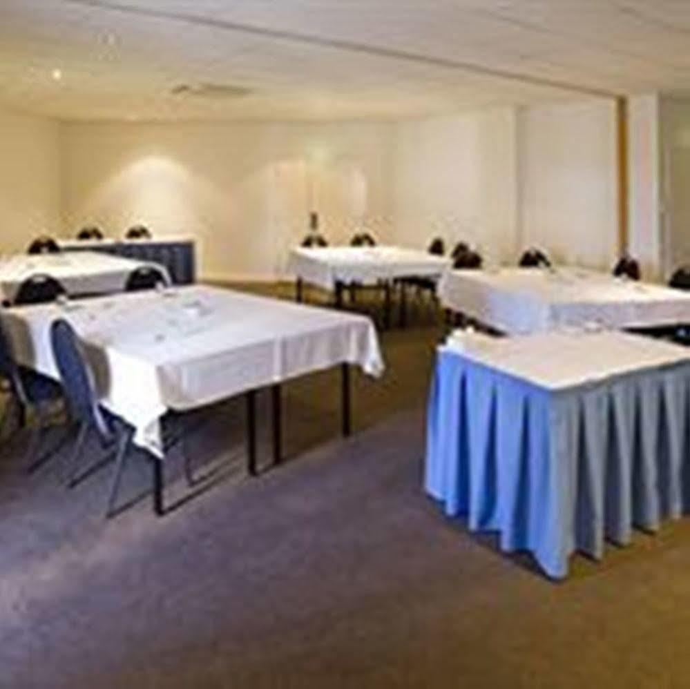 Adina Apartment Hotel Perth Barrack Plaza Exterior foto