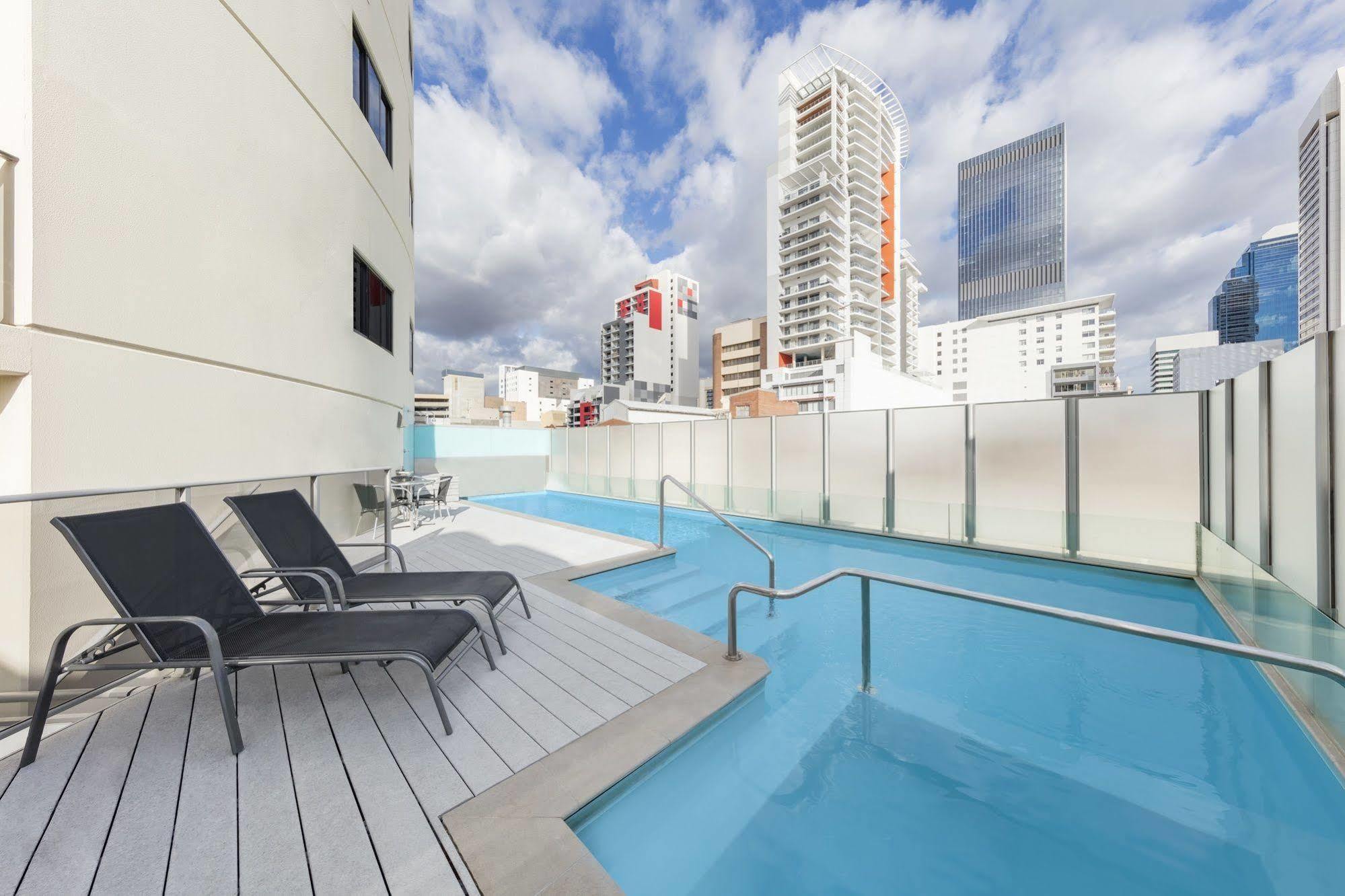 Adina Apartment Hotel Perth Barrack Plaza Exterior foto